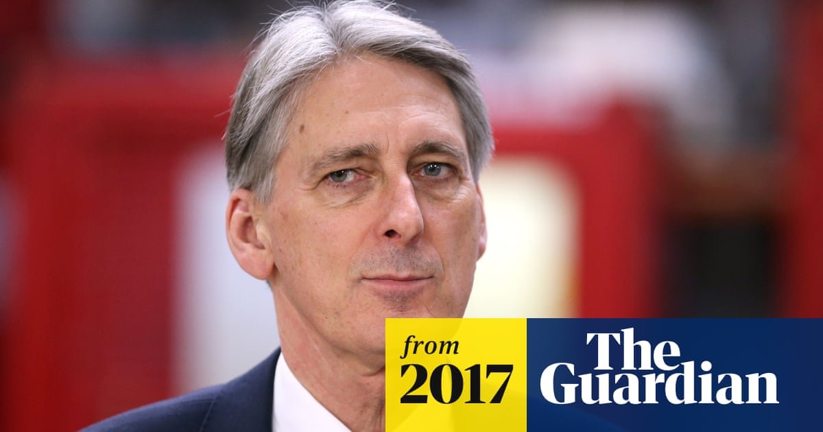 Hammond threatens EU with aggressive tax changes after Brexit